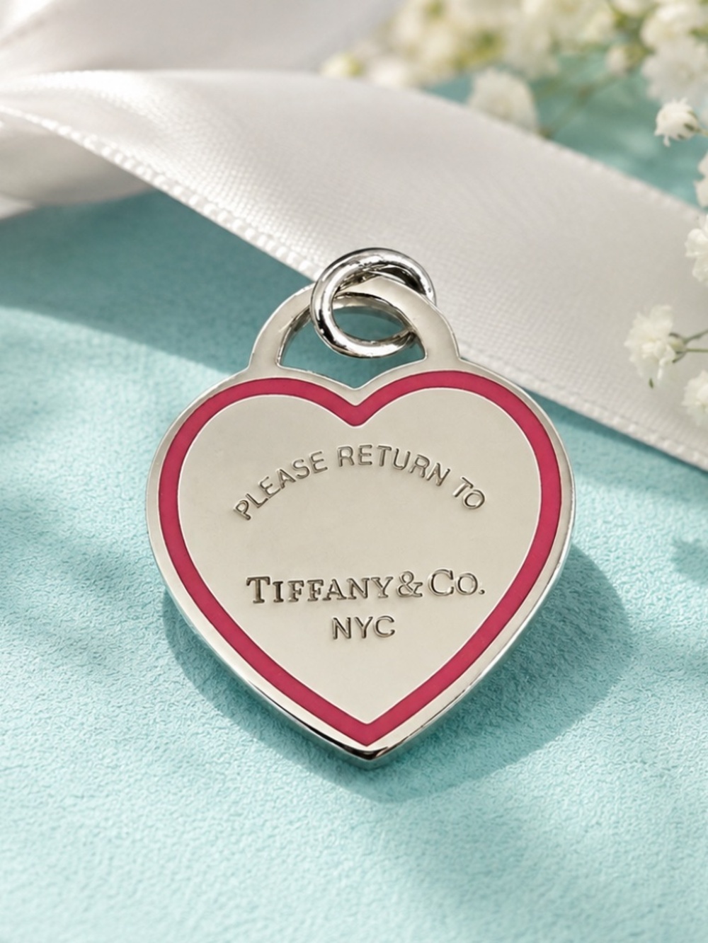 Tiffany & Co. Return to Tiffany® Medium pink Enamel Heart Charm NEW IN BOX